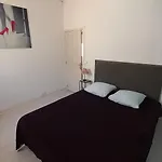 Charme Arenes Apartment *