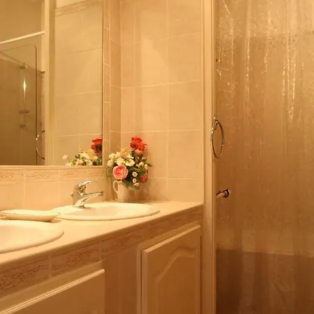 Appartement Charme Arenes *