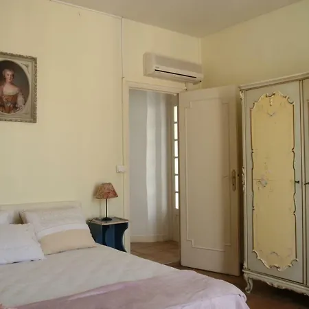Charme Arenes Daire Nîmes