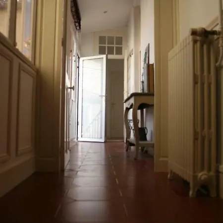 Charme Arenes Appartement *