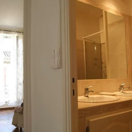 Appartement Charme Arenes