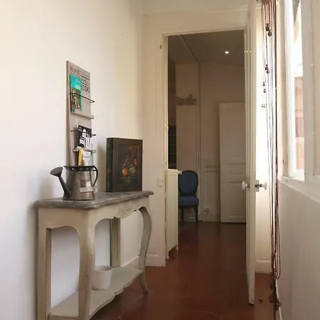 Charme Arenes * נים