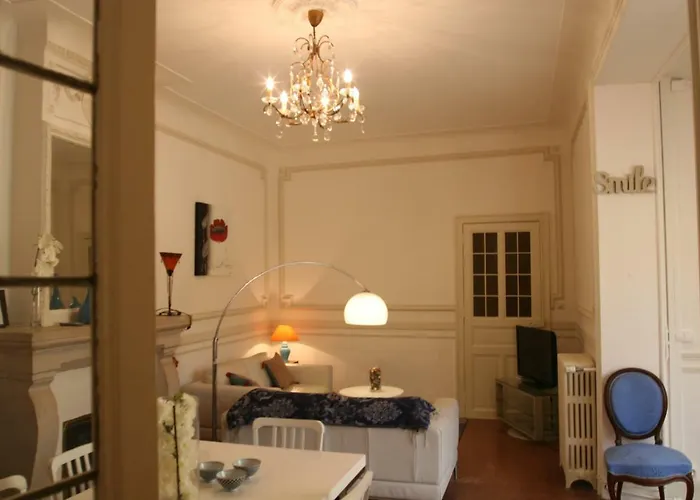 Charme Arenes Apartment