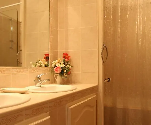 Apartment Charme Arenes *