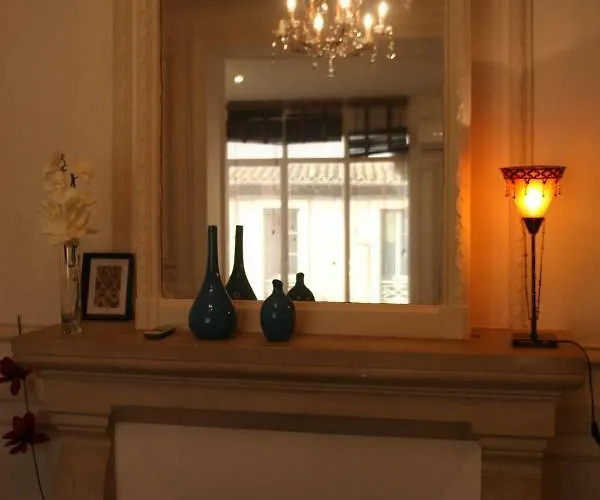 Charme Arenes Apartment *