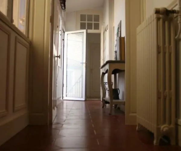 Charme Arenes Apartment *