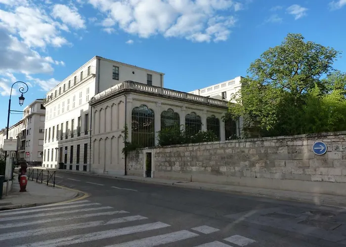 Charme Arenes Apartment